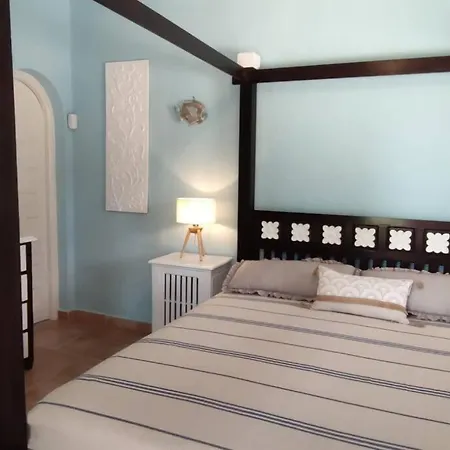 Villa Azzurra Home-charming Property- For 6 Guests *