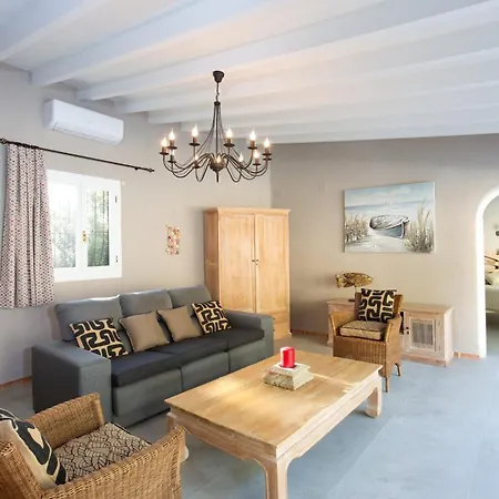 Azzurra Home-charming Property- For 6 Guests Villa Benissa