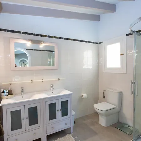 Azzurra Home-charming Property- For 6 Guests Villa *