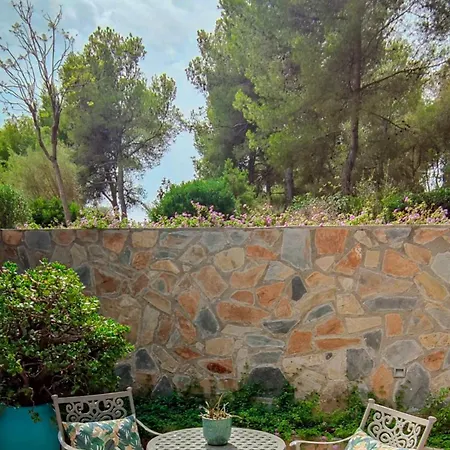 Azzurra Home-charming Property- For 6 Guests Villa
