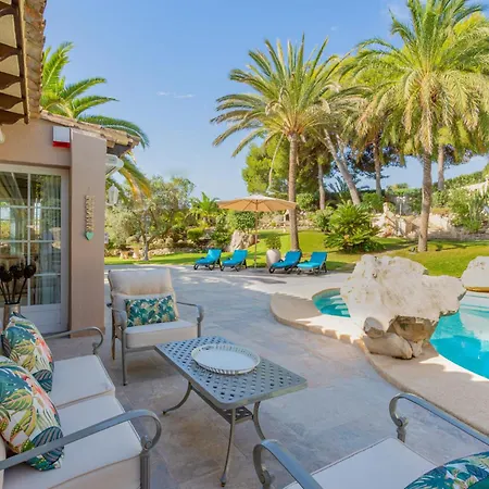 Azzurra Home-charming Property- For 6 Guests Villa